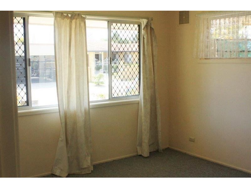 12 Carmel Court, Broadbeach Waters QLD 4218