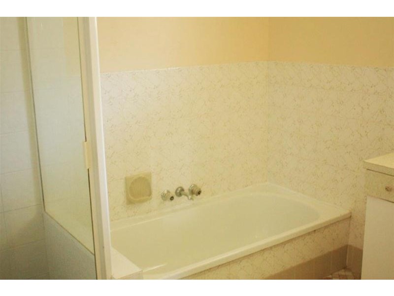 12 Carmel Court, Broadbeach Waters QLD 4218