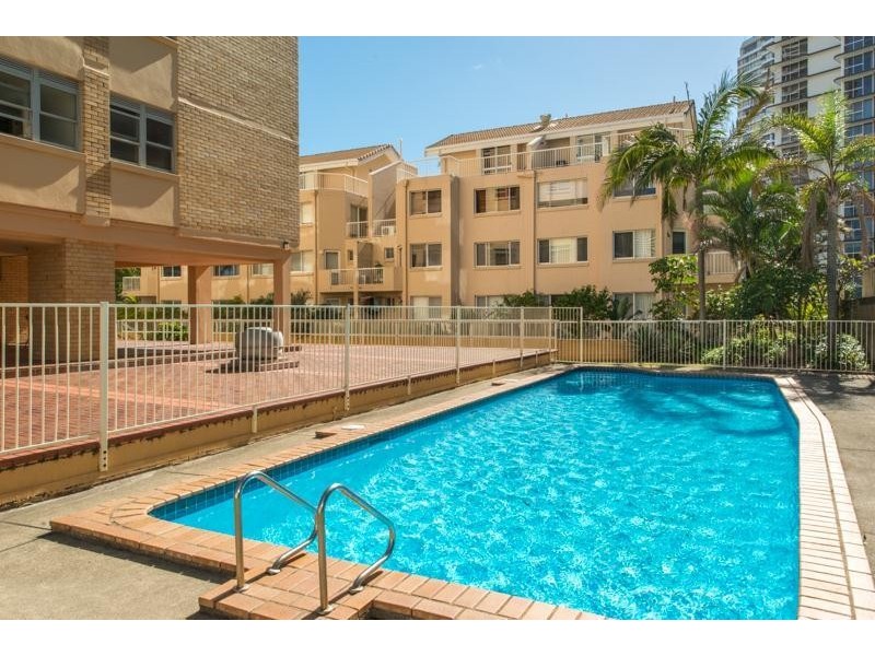 15 Pacific Street, Main Beach QLD 4217