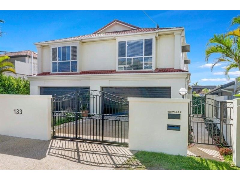 2/133 Stanhill Drive, Chevron Island QLD 4217