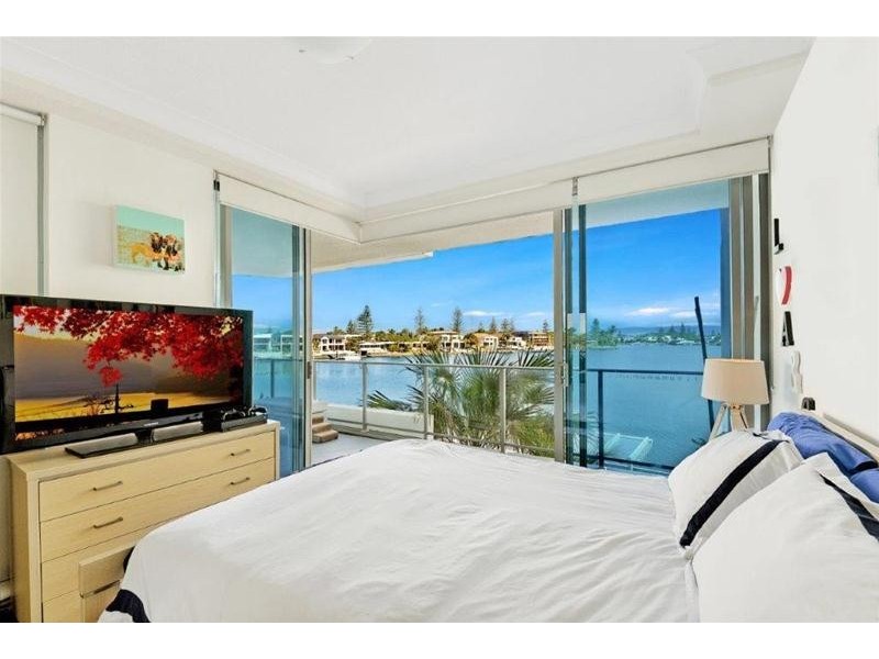 30 Paradise Island, Surfers Paradise QLD 4217