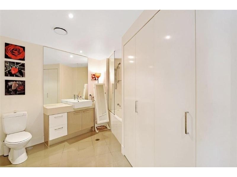 30 Paradise Island, Surfers Paradise QLD 4217