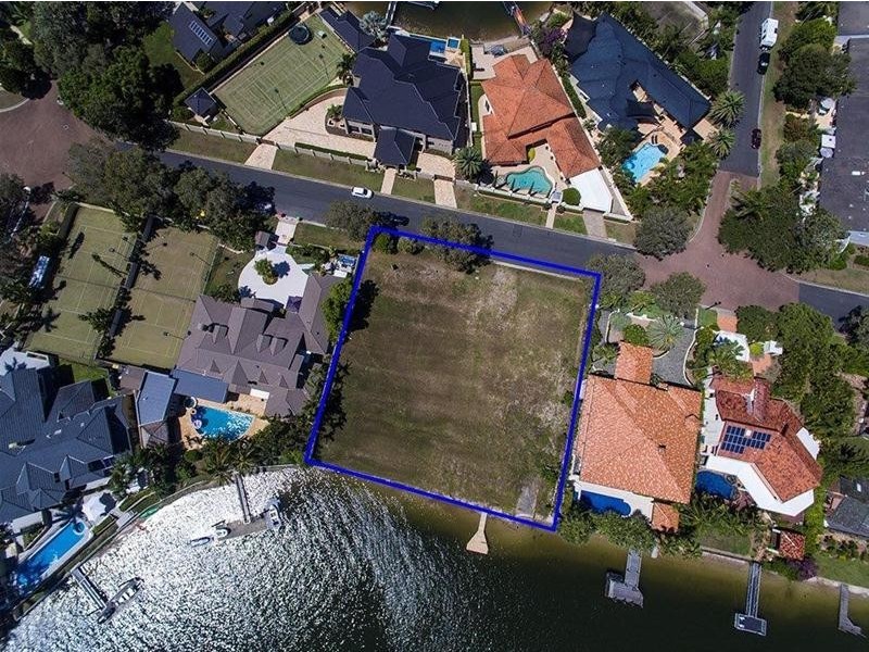 12  Freyburg Street, Sorrento QLD 4217