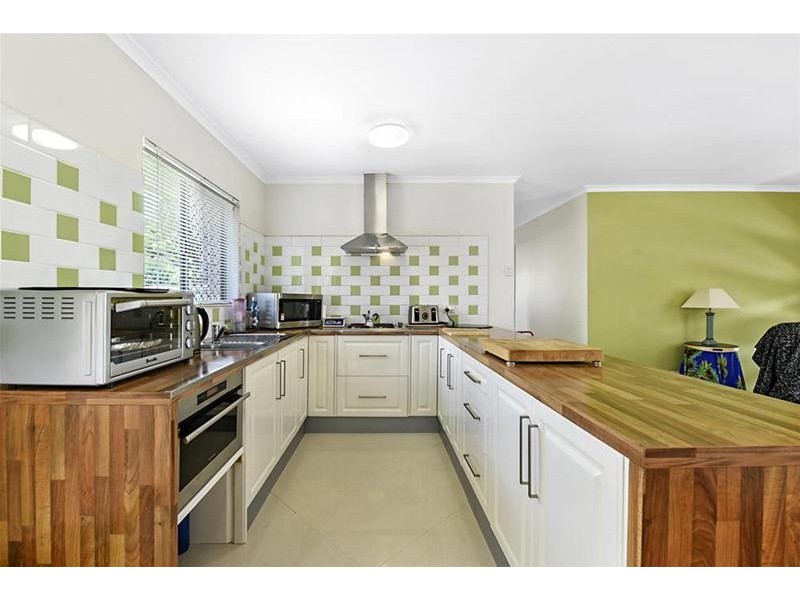 21 Kumbari Avenue, Southport QLD 4215