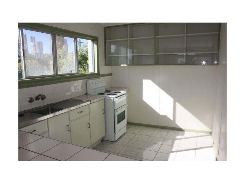 107 Stanhill Drive, Chevron Island QLD 4217