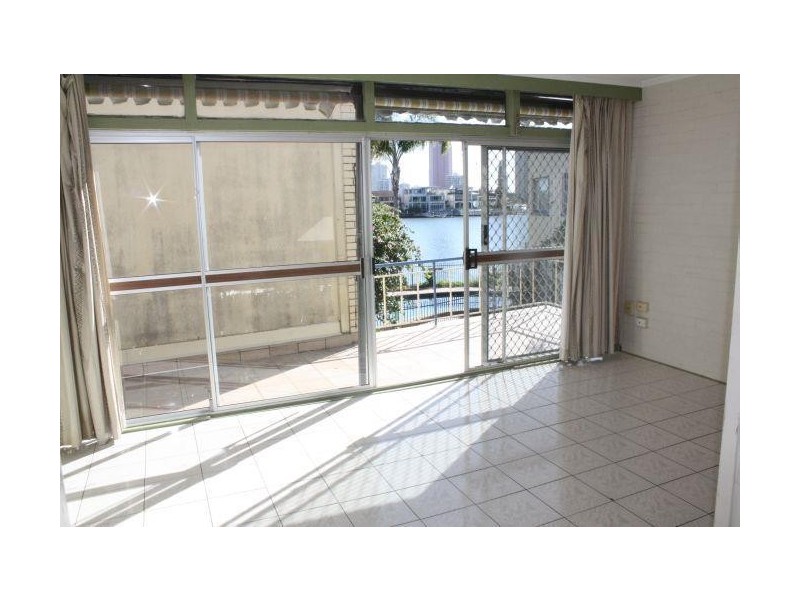 107 Stanhill Drive, Chevron Island QLD 4217