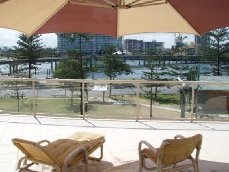 25 Rankin Parade, Main Beach QLD 4217