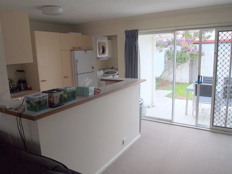 2 St Kevins Avenue, Benowa QLD 4217