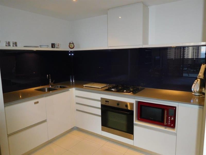 9 Ferny Avenue, Surfers Paradise QLD 4217