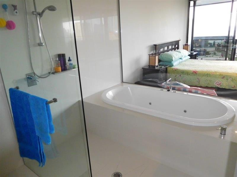 9 Ferny Avenue, Surfers Paradise QLD 4217