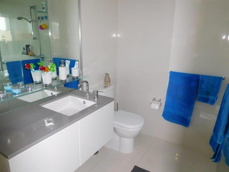 9 Ferny Avenue, Surfers Paradise QLD 4217