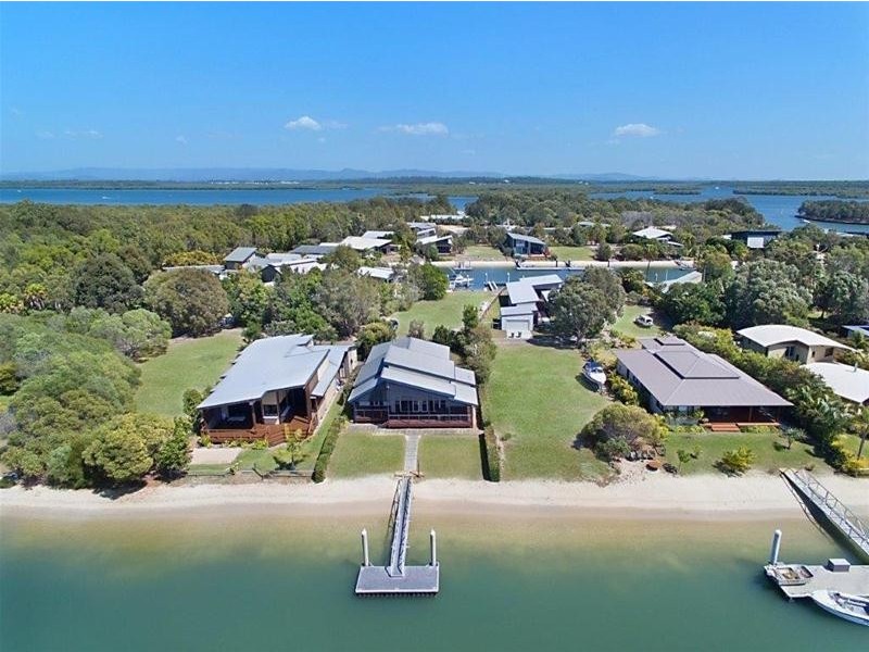 9 Doeblin Drive, South Stradbroke QLD 4216