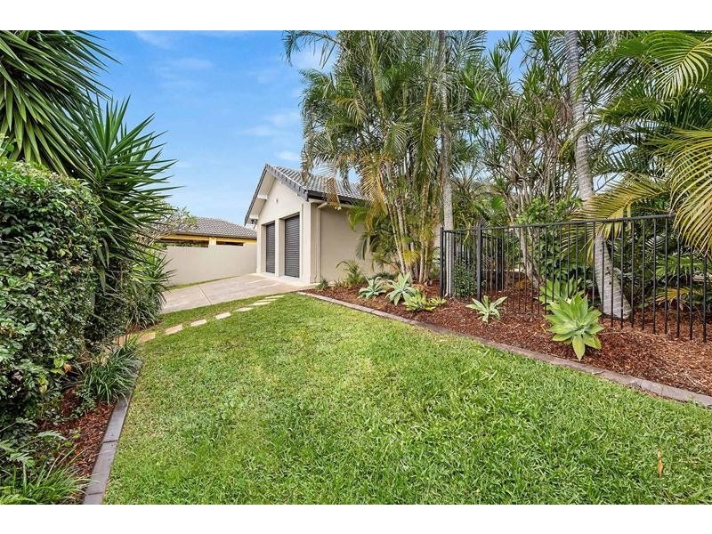 14 Lothian Avenue, Sorrento QLD 4217