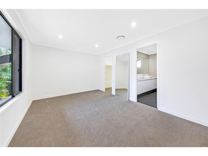 14 Lothian Avenue, Sorrento QLD 4217