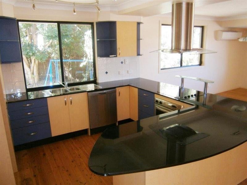 24 Wallace Street, Southport QLD 4215