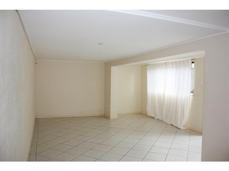 24 Wallace Street, Southport QLD 4215