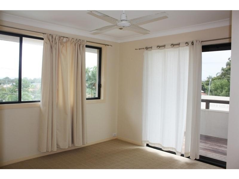 24 Wallace Street, Southport QLD 4215