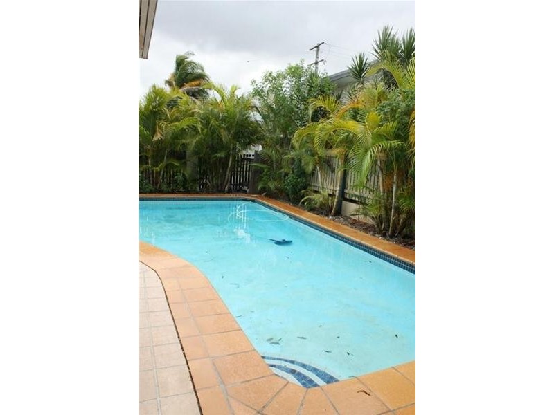 24 Wallace Street, Southport QLD 4215