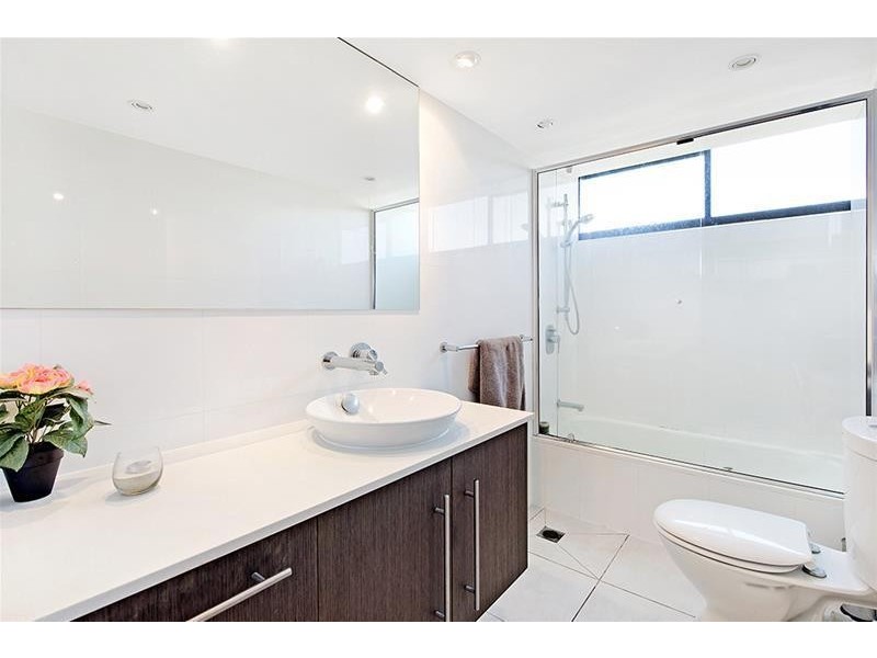 16/37 Monaco Street, Broadbeach QLD 4218