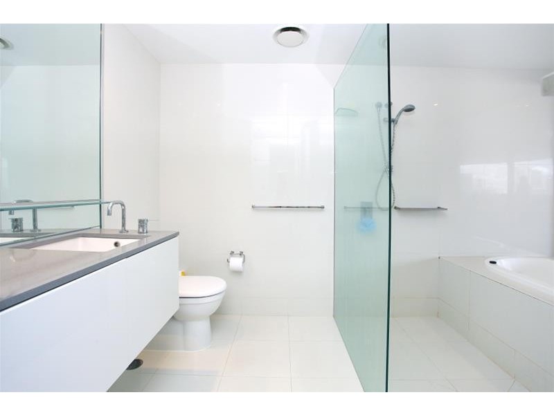 9 Ferny Avenue (Circle On Cavill), Surfers Paradise QLD 4217