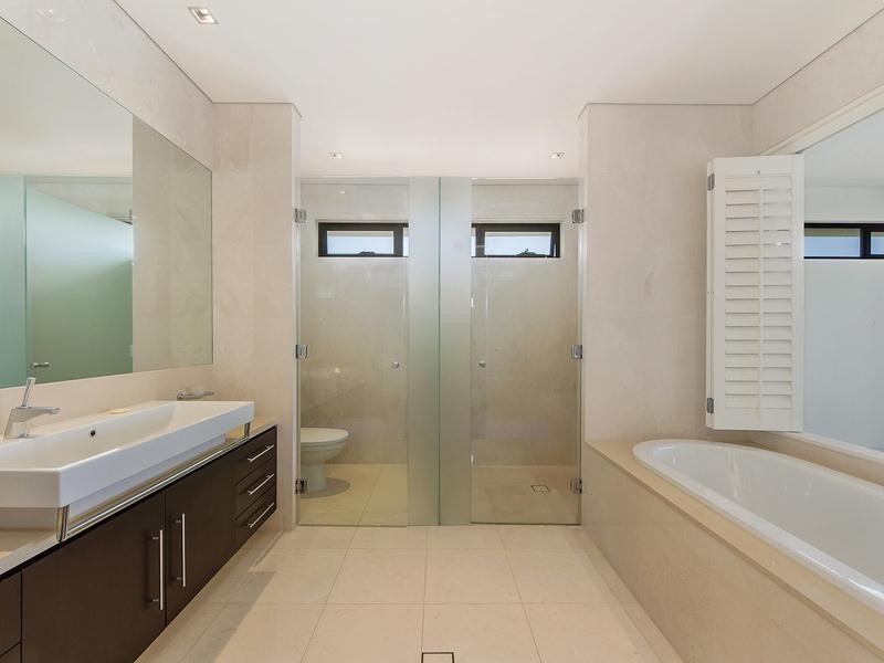 66a Sunrise Boulevard, Surfers Paradise QLD 4217