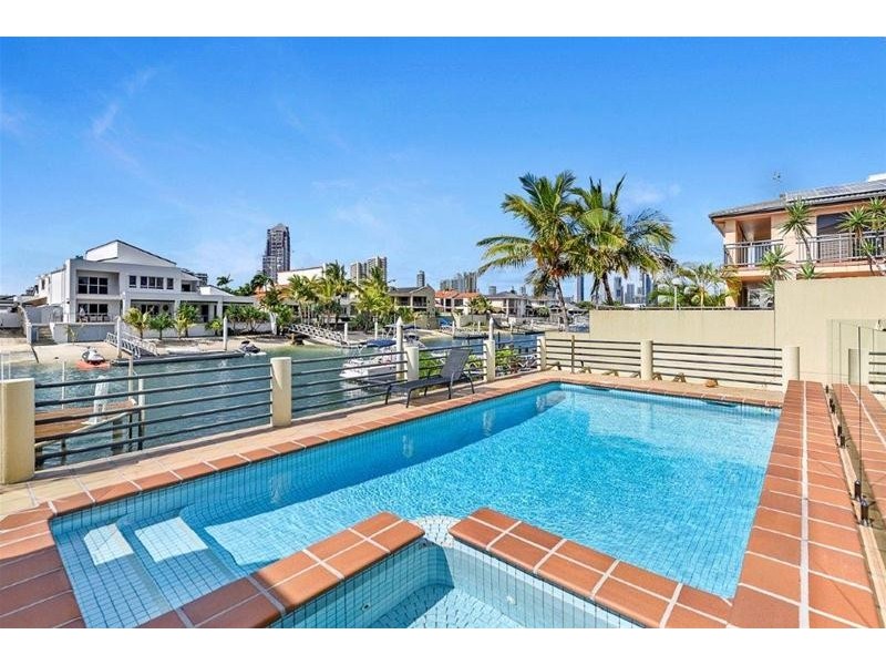 104 Commodore Drive, Paradise Waters QLD 4217