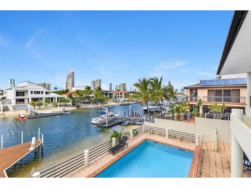 104 Commodore Drive, Paradise Waters QLD 4217