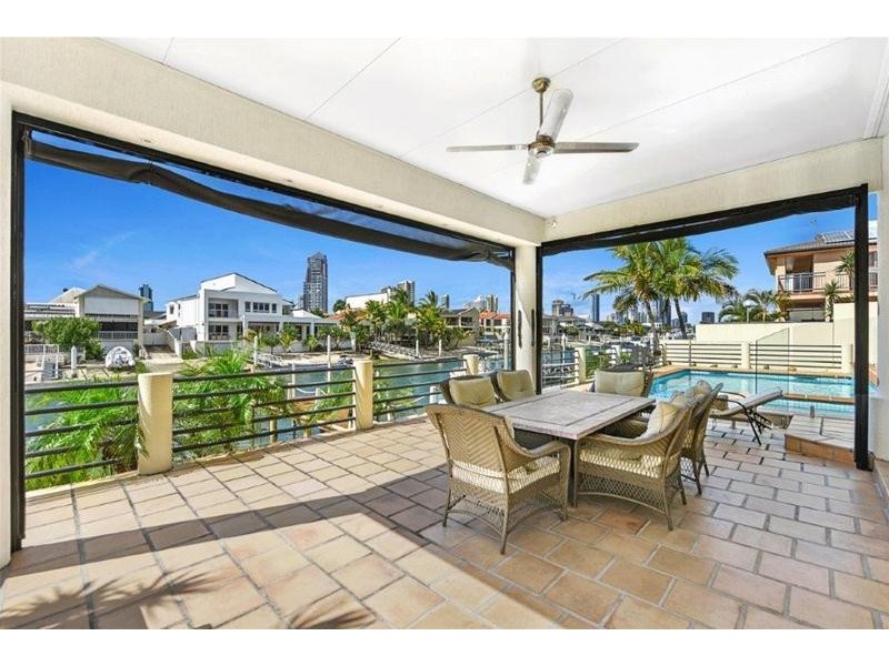 104 Commodore Drive, Paradise Waters QLD 4217