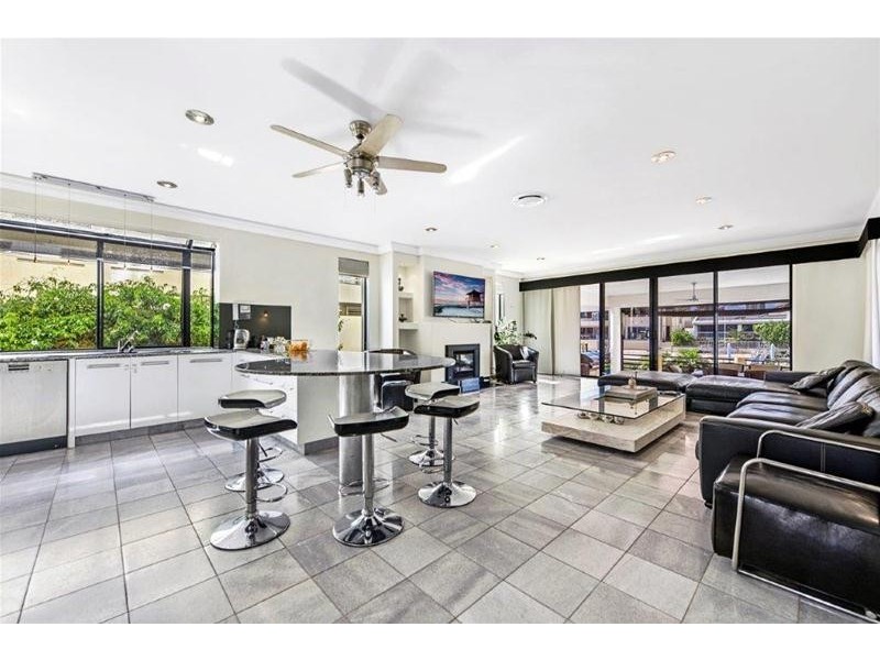 104 Commodore Drive, Paradise Waters QLD 4217