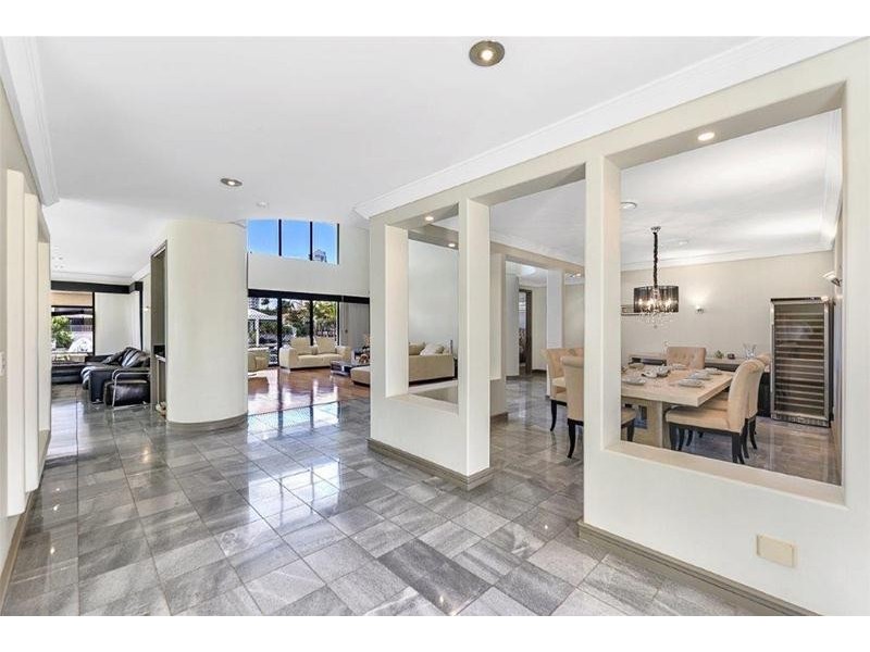 104 Commodore Drive, Paradise Waters QLD 4217