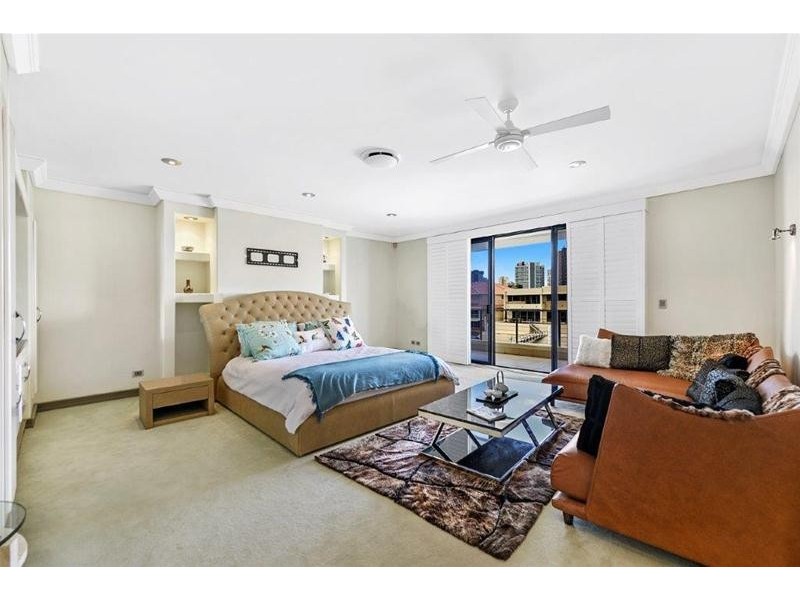 104 Commodore Drive, Paradise Waters QLD 4217