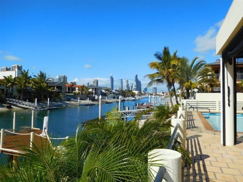 104 Commodore Drive, Paradise Waters QLD 4217