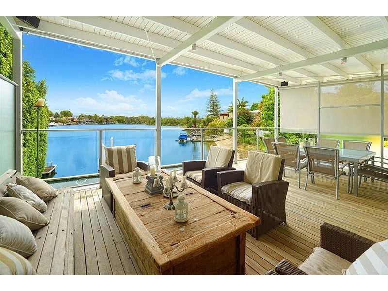 5 Valencia Avenue, Isle Of Capri QLD 4217