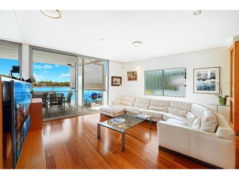 5 Valencia Avenue, Isle Of Capri QLD 4217