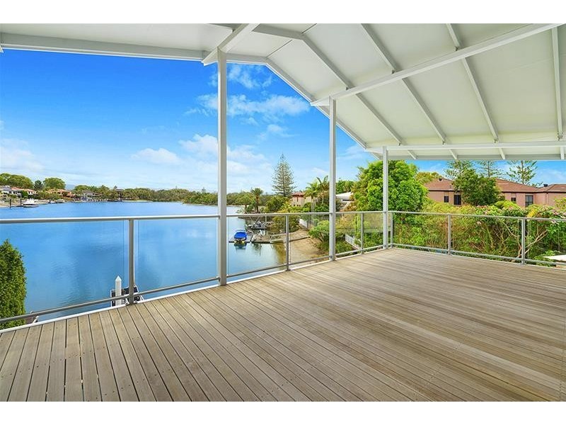 5 Valencia Avenue, Isle Of Capri QLD 4217