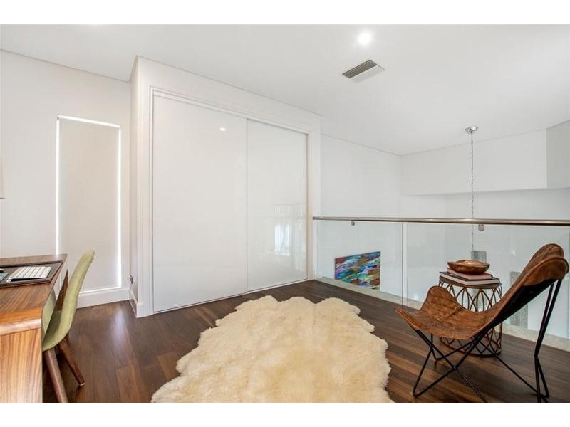 24 Paradise Place, Surfers Paradise QLD 4217