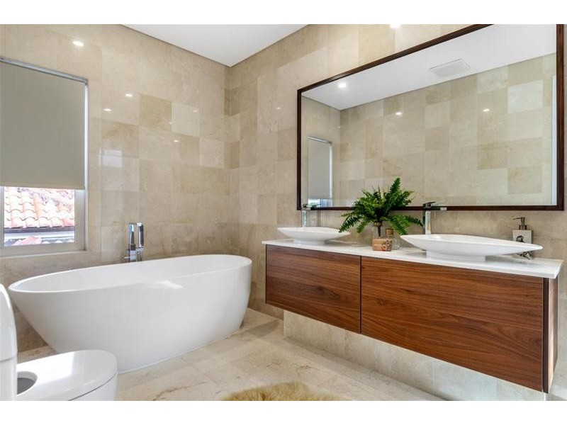 24 Paradise Place, Surfers Paradise QLD 4217