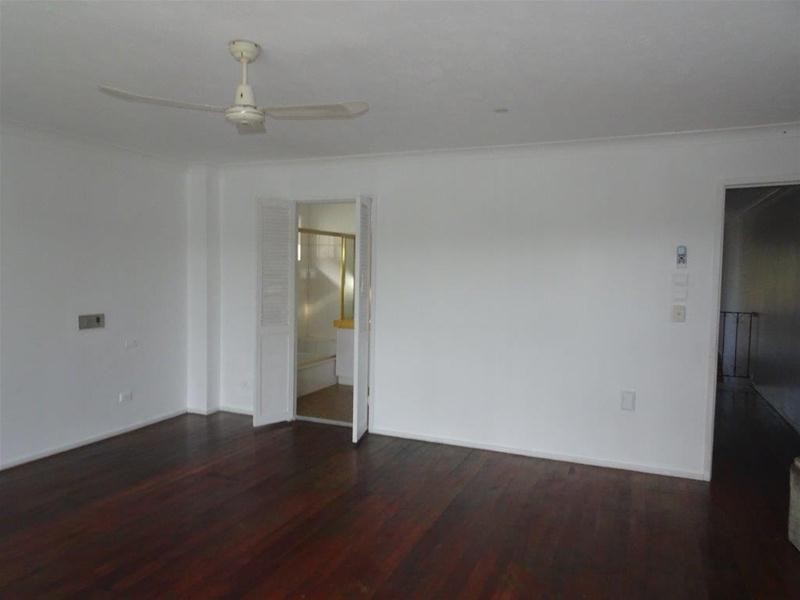 1/191 Stanhill Drive, Chevron Island QLD 4217