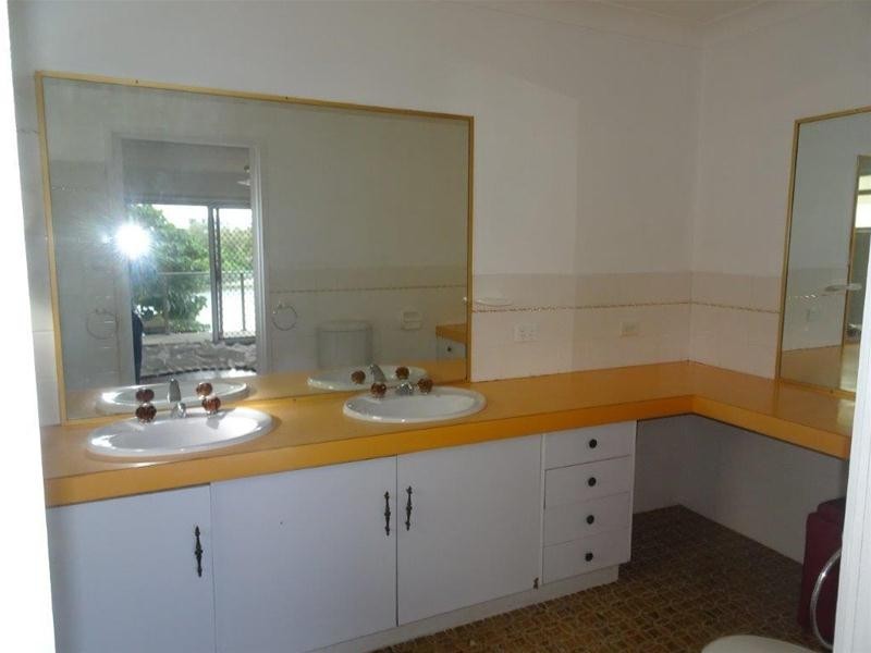 1/191 Stanhill Drive, Chevron Island QLD 4217