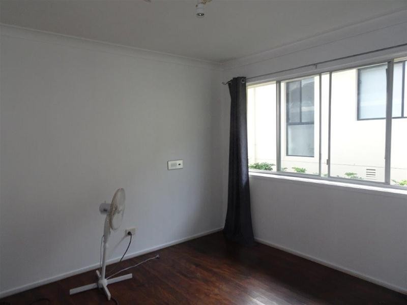 1/191 Stanhill Drive, Chevron Island QLD 4217