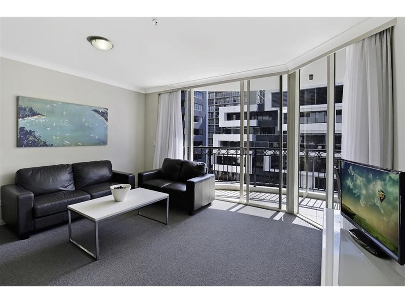 23  Ferny Avenue, Surfers Paradise QLD 4217