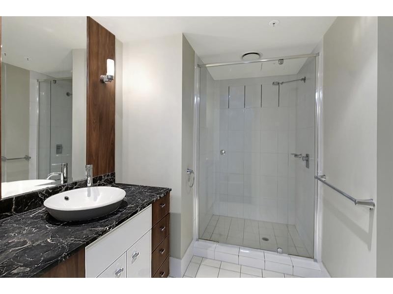 23  Ferny Avenue, Surfers Paradise QLD 4217