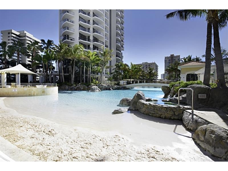 23  Ferny Avenue, Surfers Paradise QLD 4217