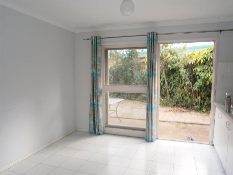 30 Anembo Street, Chevron Island QLD 4217