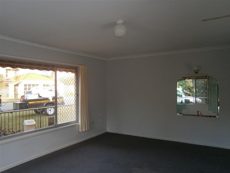 30 Anembo Street, Chevron Island QLD 4217