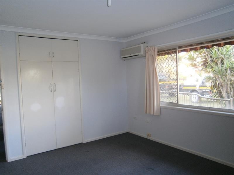 30 Anembo Street, Chevron Island QLD 4217