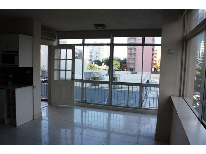 34 Hanlan Street, Surfers Paradise QLD 4217