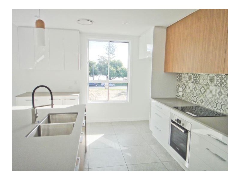 28 Blondell Avenue, Surfers Paradise QLD 4217