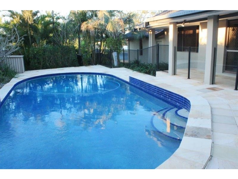 14 Lothian Avenue, Sorrento QLD 4217