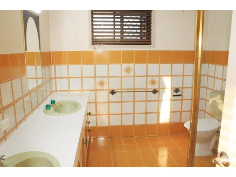 14 Lothian Avenue, Sorrento QLD 4217